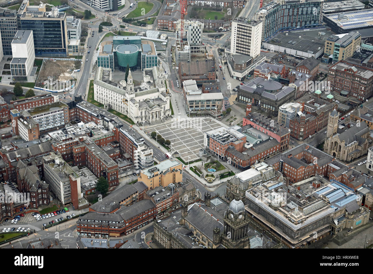 Vista aerea di Leeds Millennium Square & Centro Civico, West Yorkshire, Regno Unito Foto Stock