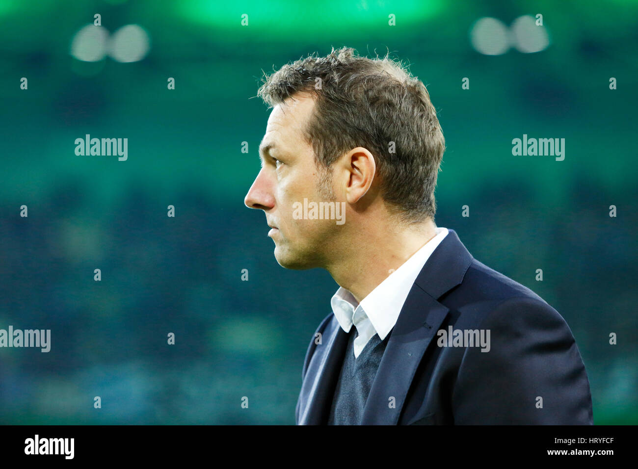 Sport, calcio, Bundesliga, 2016/2017, Borussia Moenchengladbach contro FC Schalke 04 4:2, Stadio Borussia Park, head coach Markus Weinzierl (S04) Foto Stock