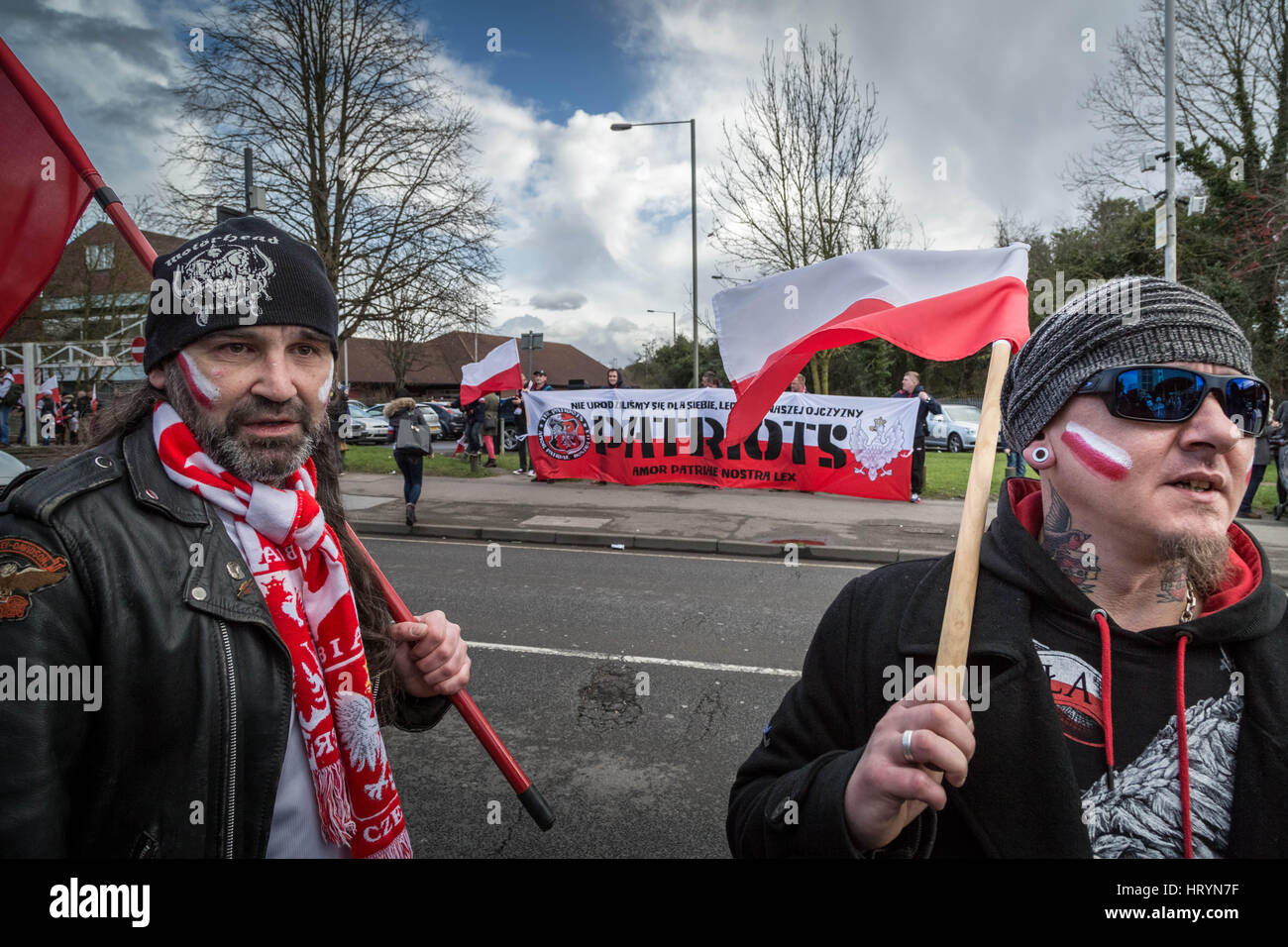 Londra, Regno Unito. 5 Marzo, 2017. British poli 5a marcia annuale per il polacco Memoriale di guerra in NW Londra per ricordo e di servizio per i soldati maledetto partigiano per i gruppi che hanno combattuto per l'indipendenza nella successiva di fasi della Seconda Guerra Mondiale e successivamente contro i comunisti. © Guy Corbishley/Alamy Live News Foto Stock