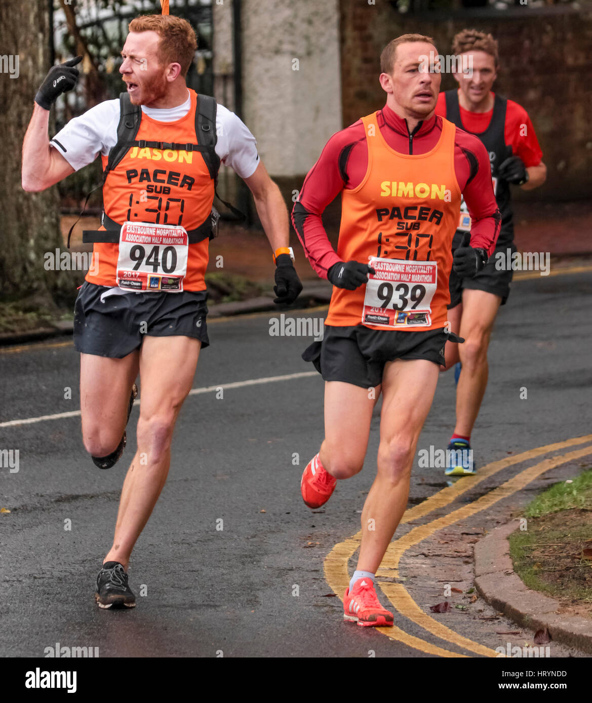 Eastbourne, east sussex, Regno Unito. 5 Mar, 2017. corridori che prenderanno parte alla eastbourne mezza maratona credito: Alan fraser/alamy live news Foto Stock