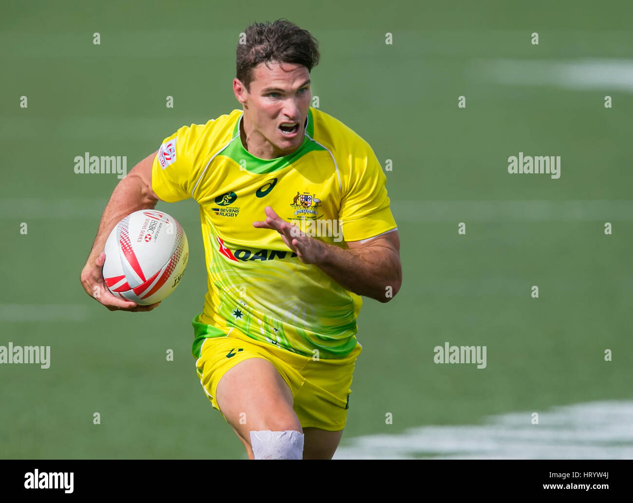 Las Vegas, NV, Stati Uniti d'America. Mar 4, 2017. Ed Jenkins #9 di Australia corre per un cliente durante il Pool D gioco del Rugby Sevens match tra Figi e Australia al Sam Boyd Stadium di Las Vegas NV. Isole Figi sconfitto Australia 24-17. Damon Tarver/Cal Sport Media/Alamy Live News Foto Stock