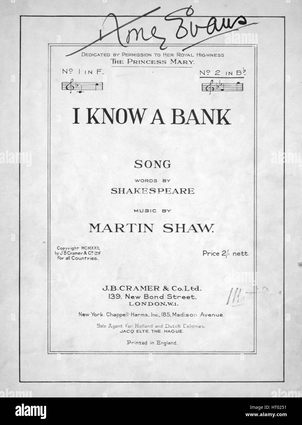 Foglio di musica immagine copertina della canzone "So una banca Song', con paternitã originale lettura delle note "Parole da [] di William Shakespeare Musica di Martin Shaw', Regno Unito, 1922. L'editore è elencato come 'J.B. Cramer e Co., Ltd., 139 New Bond Street', la forma della composizione è 'strofico', la strumentazione è 'pianoforte e voce", la prima linea recita "So una banca sulla quale il timo selvatico si brucia, dove oxlips e l'annuire violetta cresce', e l'illustrazione artista è elencato come 'Cromie, Stampante, 34 Eagle Street, Holborn, W.C.". Foto Stock