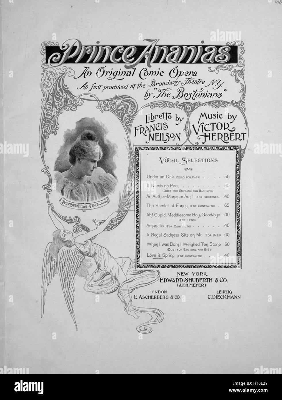 Foglio di musica immagine copertina della canzone 'Prince Anania un originale Opera comica l amore è la molla', con paternitã originale lettura delle note "Libretto di Harry B Smith musiche di Victor Herbert', Stati Uniti, 1894. L'editore è elencato come 'Edward Schuberth e Co.', la forma della composizione è 'attraverso-composto', la strumentazione è 'pianoforte e voce (duet)', la prima linea recita "un raggio di luce del sole dorato cadde in tutta la mia vita quando si passava dall', e l'illustrazione artista è elencato come 'unattributed foto di Jessie Bartlett Davis dell'Bostonians.". Foto Stock