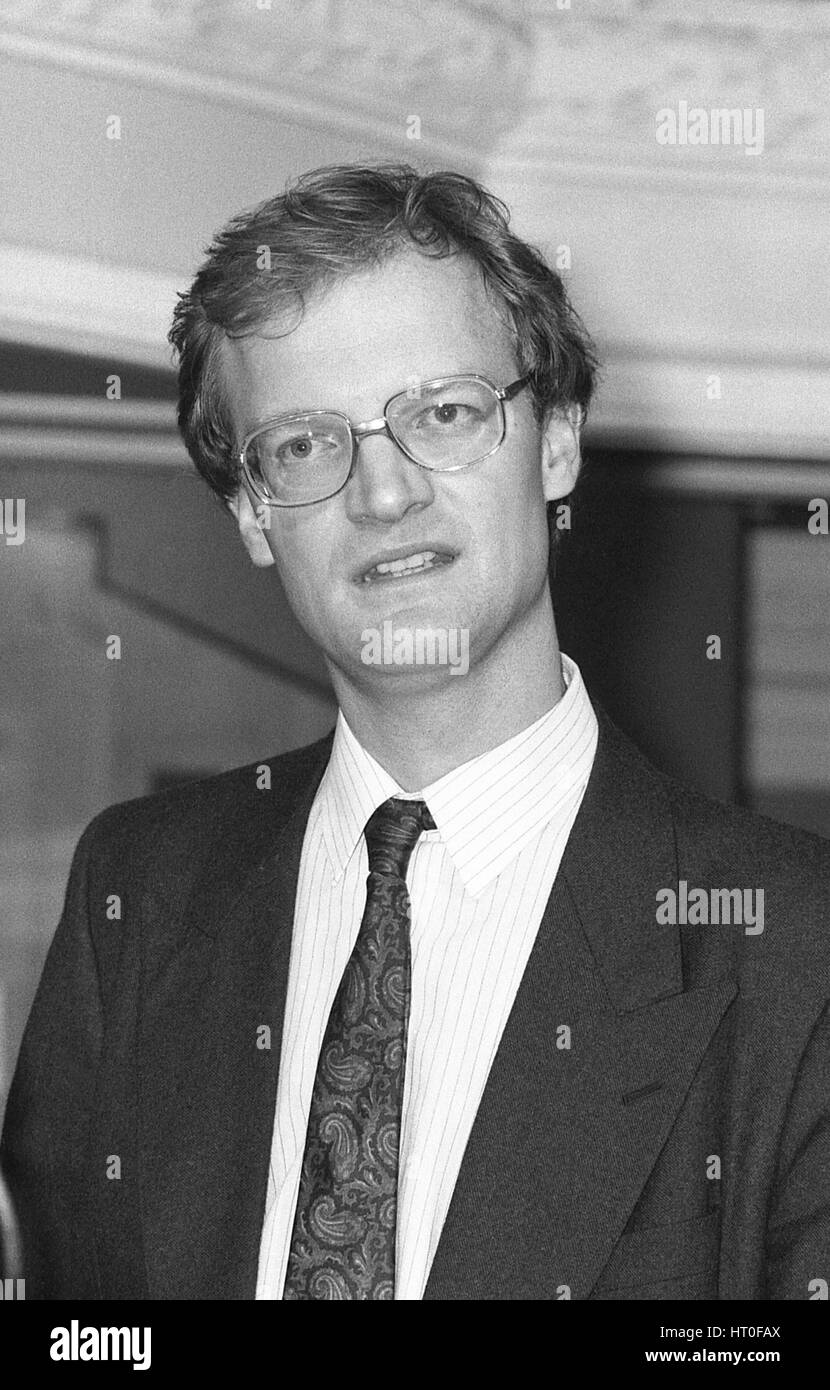 David Willetts, direttore degli studi presso il Centro per gli studi di politica, parla a un incontro della frangia durante l'annuale Congresso del partito conservatore di Blackpool, in Inghilterra il 10 ottobre 1989. In seguito divenne MP per Havant e un ministro del governo. Foto Stock