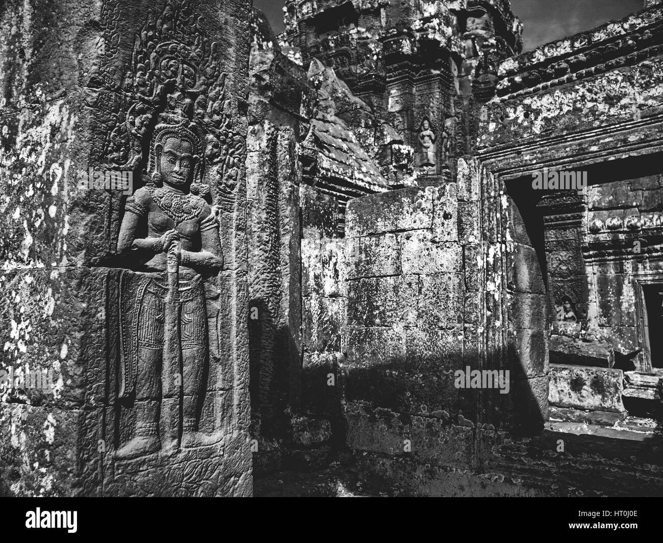 Immagine infrarossa dei Khmer elementi architettonici in Angkor Wat, Cambogia Foto Stock