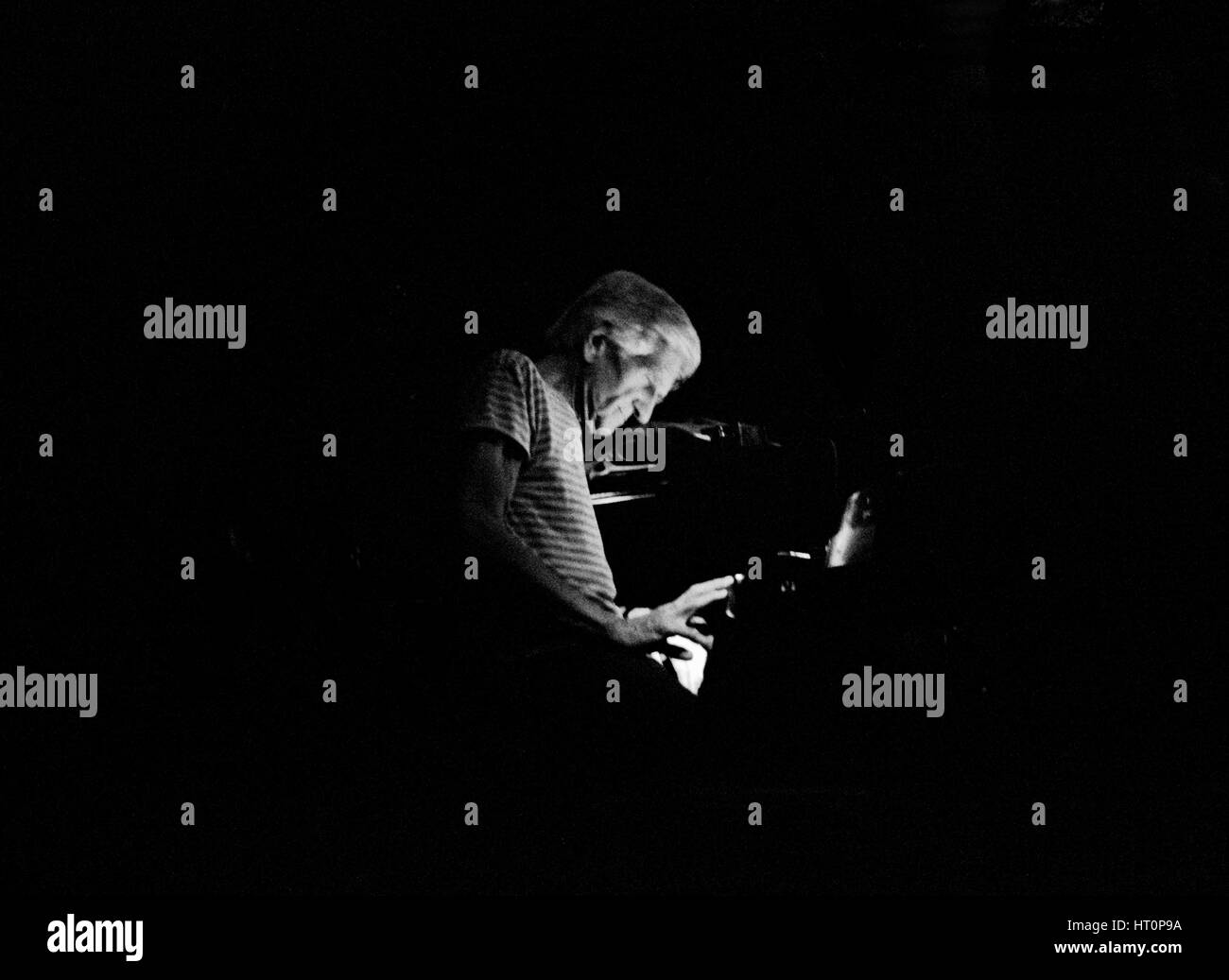 Gill Evans, Ronnie Scott's, Soho, Londra, 1984. Artista: Brian O Connor. Foto Stock