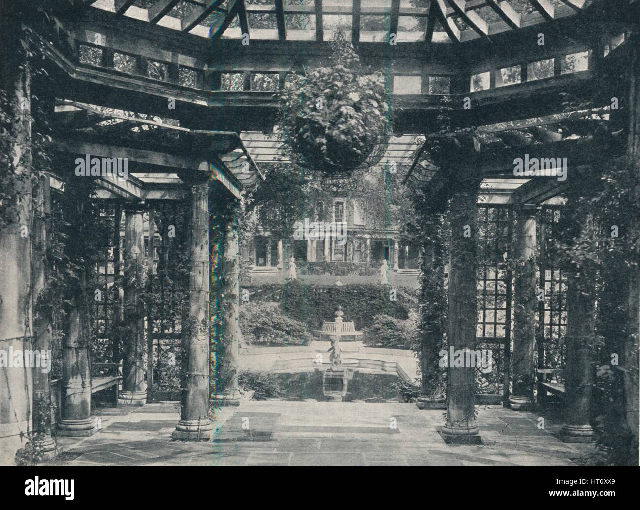 "La Pergola", c1900. Artista: Horatio Nelson Re. Foto Stock