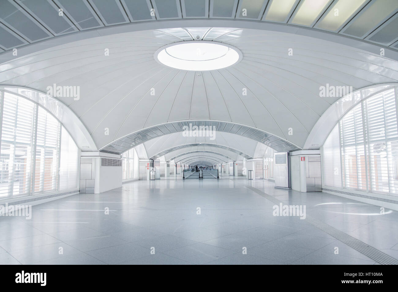 Terminale futuristico interno Foto Stock