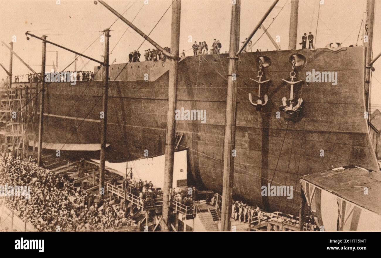 Lancio della corazzata "HMS Queen Elizabeth', 16 ottobre 1913 (1935). Artista: sconosciuto. Foto Stock