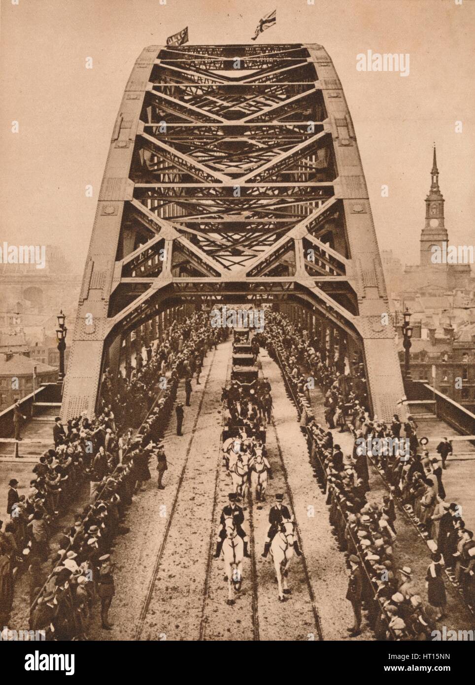 Apertura del nuovo Tyne Bridge da Re Giorgio V, Newcastle-upon-Tyne, 10 ottobre 1928 (1935). Artista: sconosciuto. Foto Stock