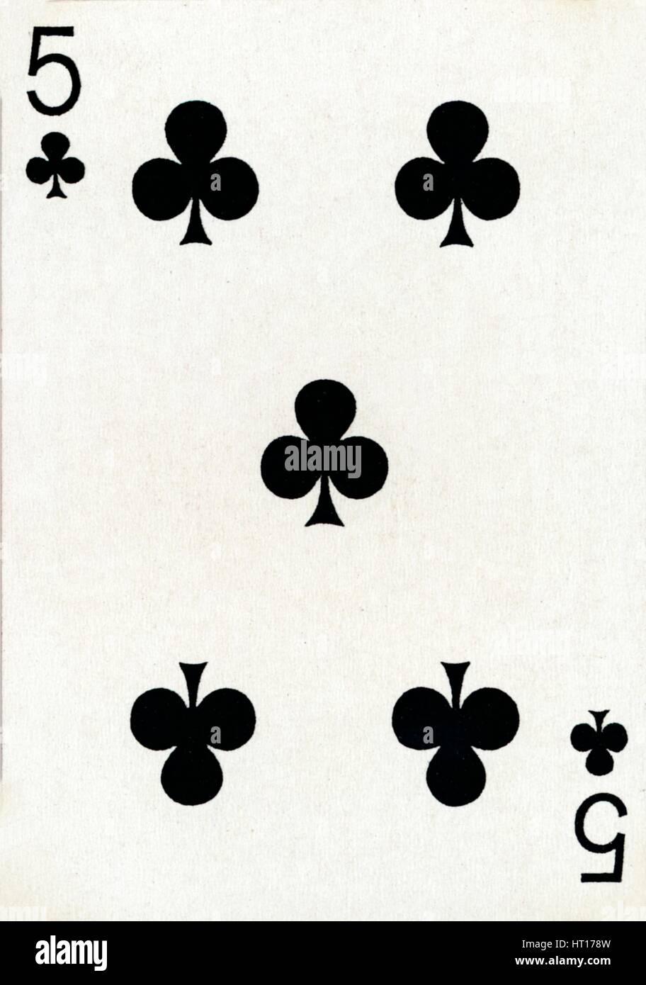 5 del club da un mazzo di Goodall & Son Ltd, giocando a carte, c1940. Artista: sconosciuto. Foto Stock