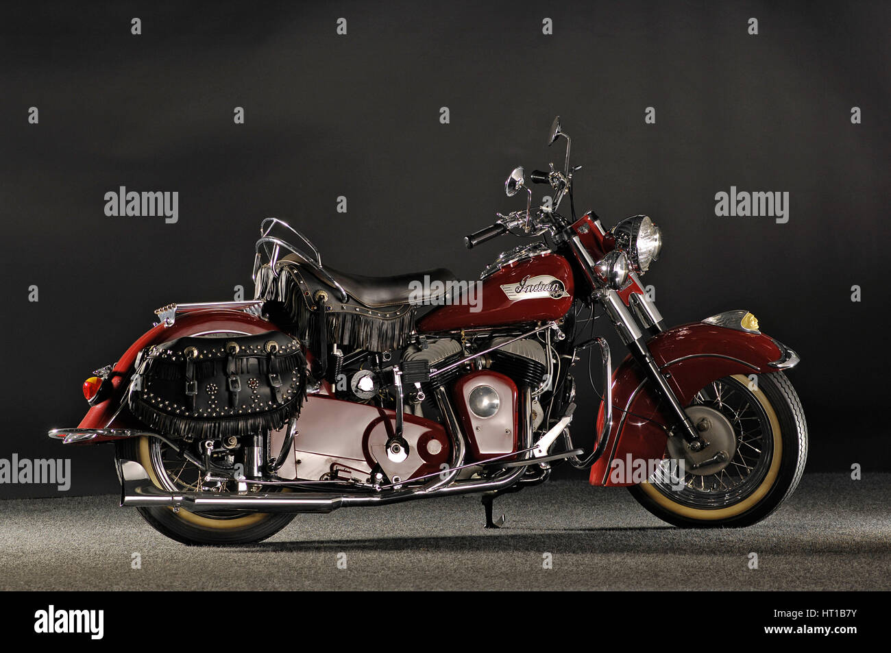 Indian Roadmaster Chief 1953. Artista: Simon argilla. Foto Stock