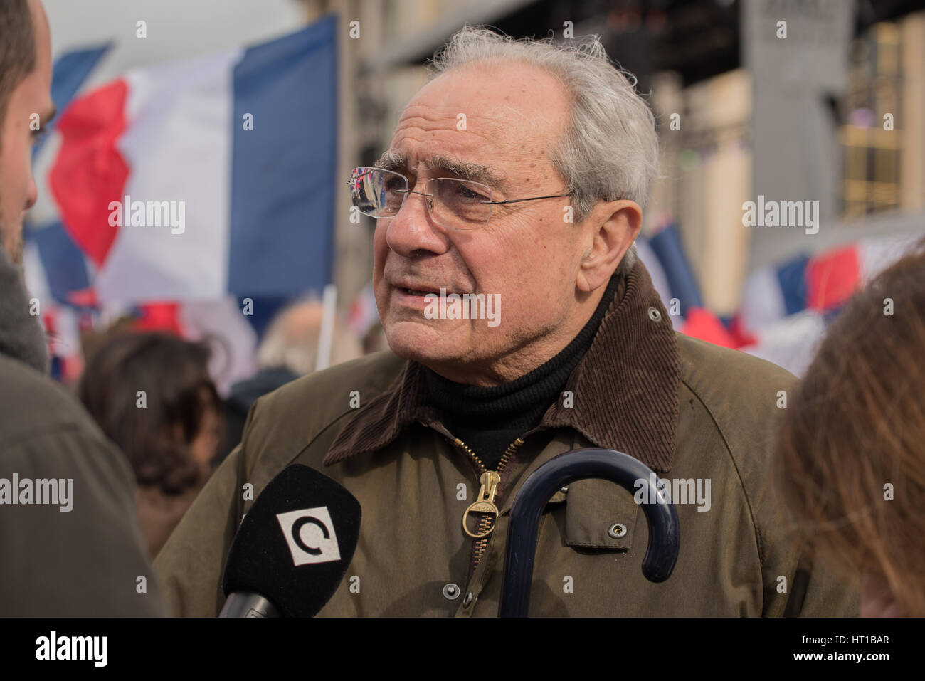 Bernard (Debré politico francese) al Rally pro-Fillon al Trocadero a Parigi Foto Stock