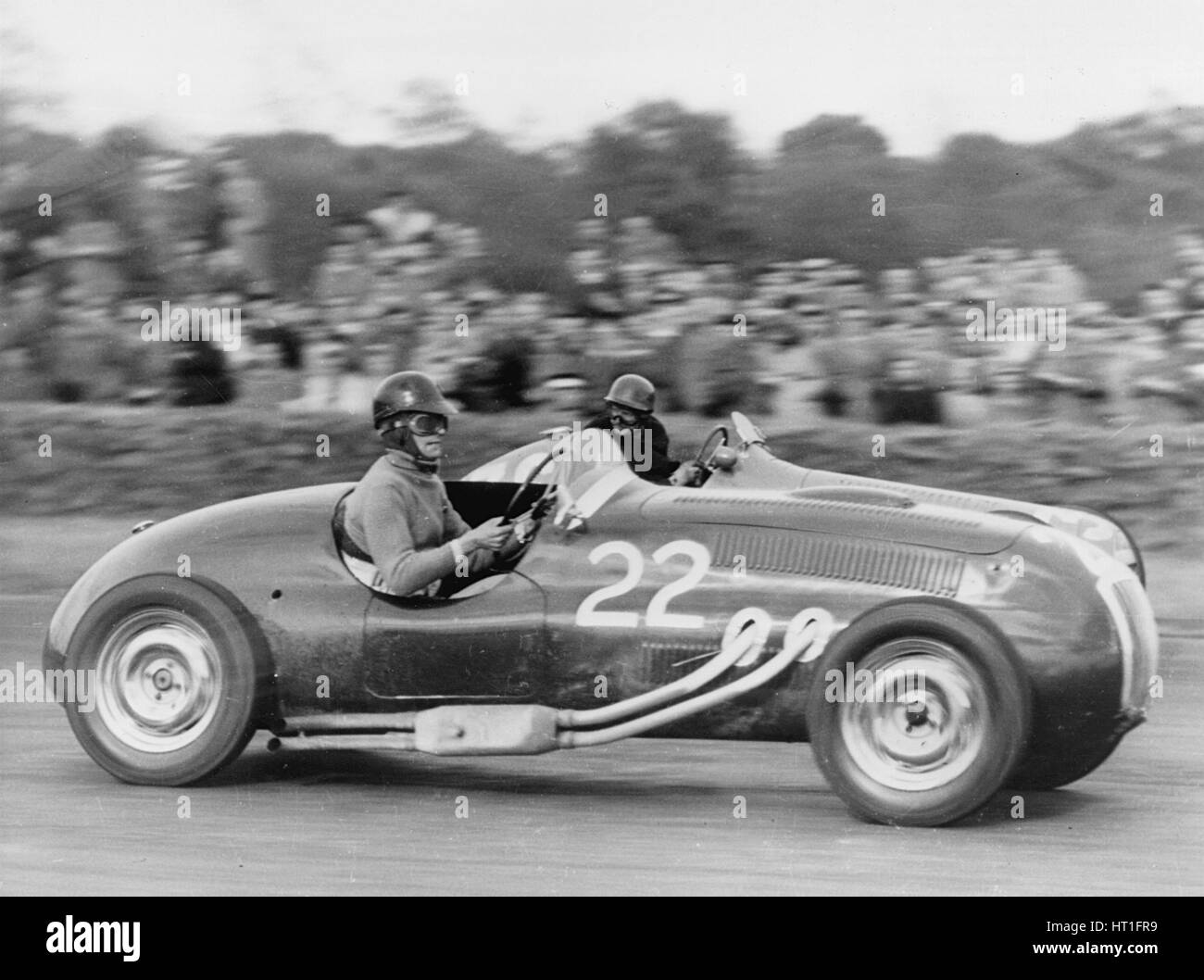International Trophy-Silverstone 1952, Tony Crook in Frazer-Nash rischia di essere superato dal barone de Graffenried in Maserati Foto Stock