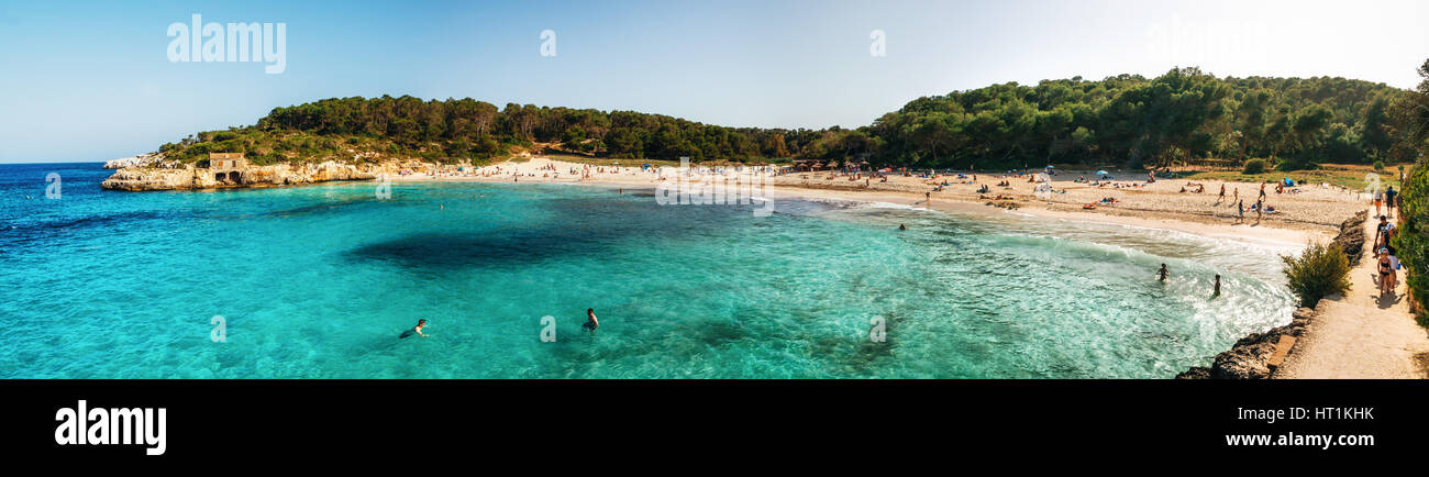 Vista panoramica della spiaggia di sAmarador in Cala Mondrago Parco Naturale di Maiorca, isole Baleari, Spagna Foto Stock