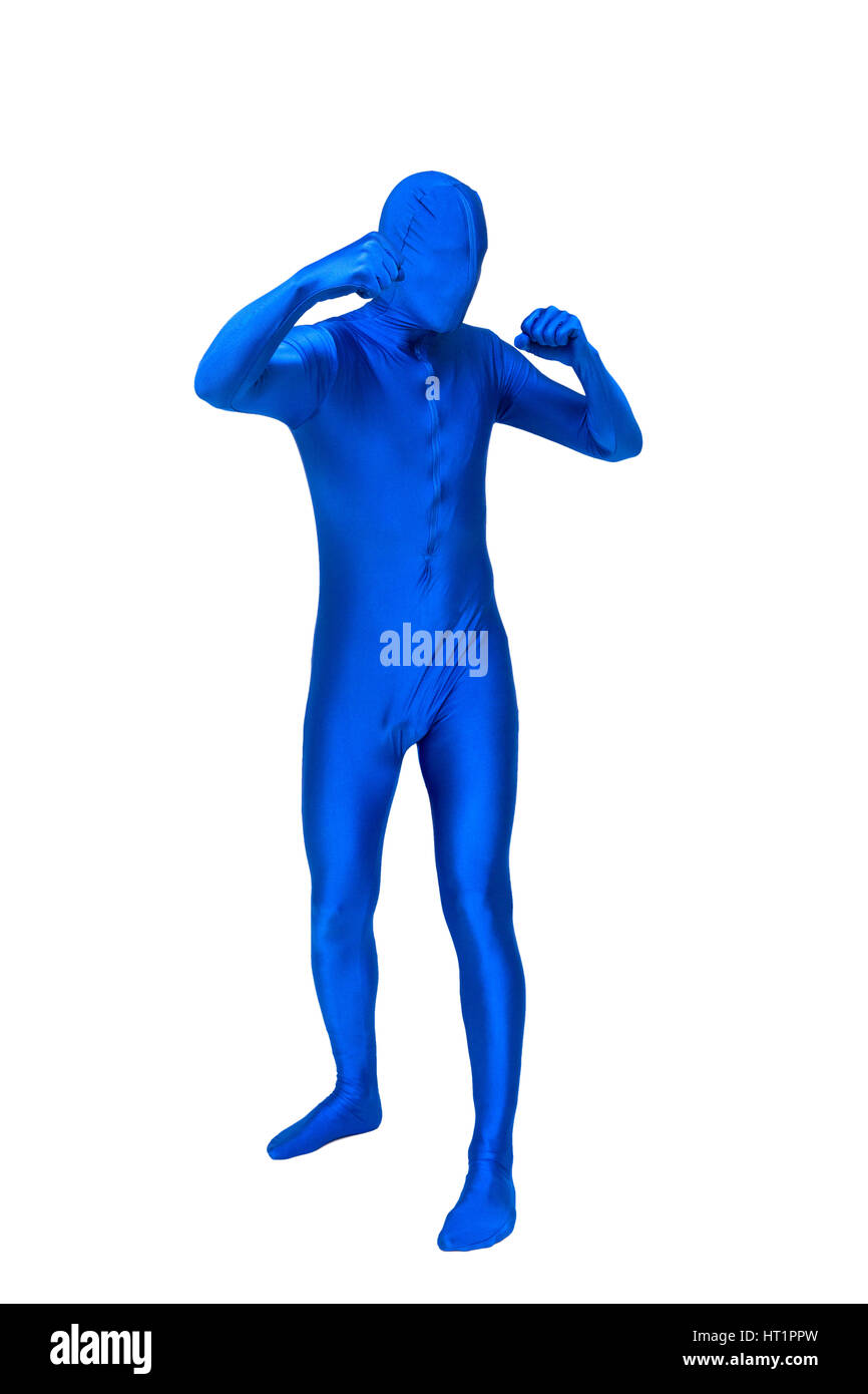Misterioso uomo blu in costume gesti con le mani Foto Stock