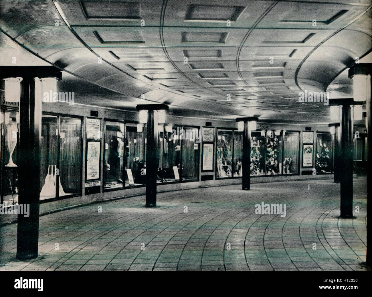 Area di circolazione di Piccadilly Circus Station, 1929. Artista: sconosciuto Foto Stock