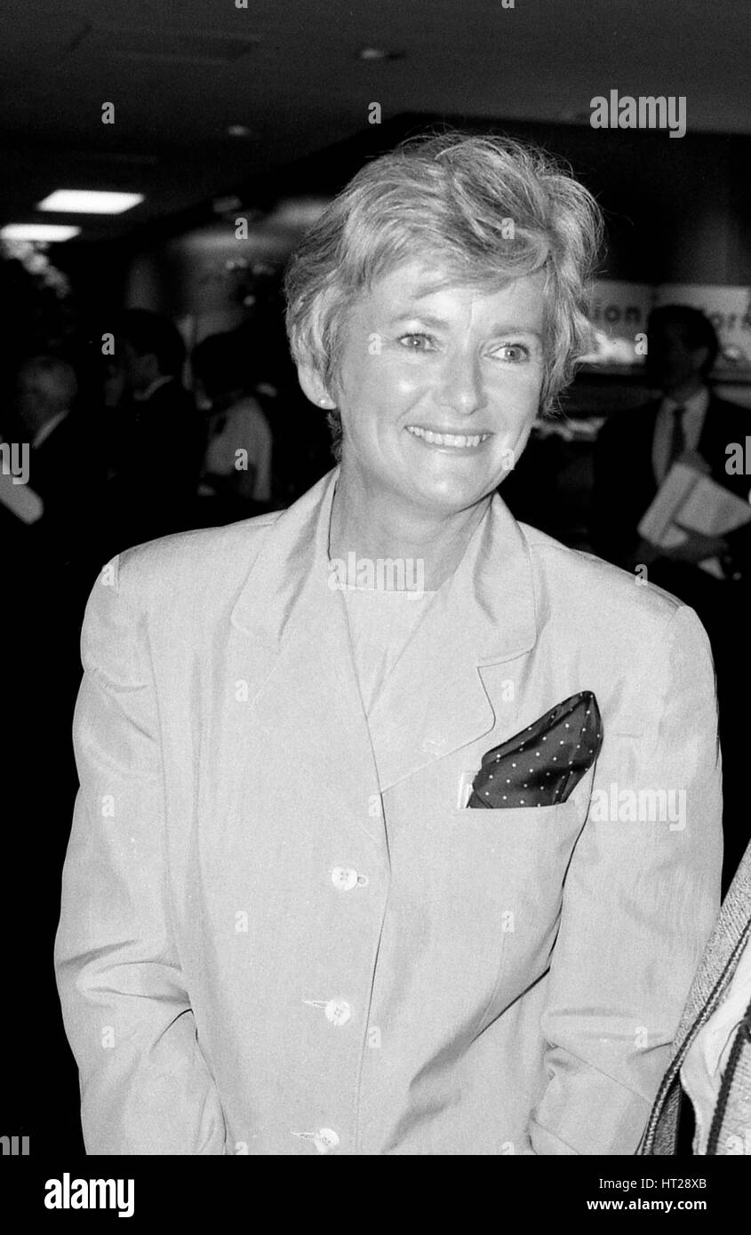 Glenys Kinnock, moglie del leader del partito laburista Neil Kinnock, assiste la conferenza delle parti a Brighton, Inghilterra il 1 ottobre 1990. Ella divenne un membro del Parlamento europeo per il Galles. Foto Stock