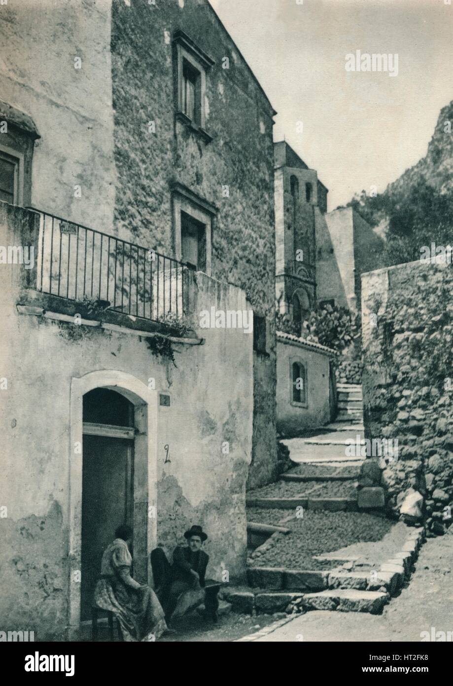 Strada a Taormina, Sicilia, Italia, 1927. Artista: Eugen Poppel. Foto Stock