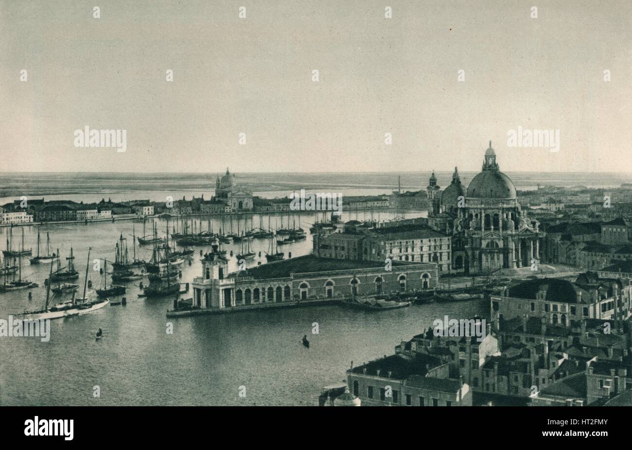 Canal Grande e la chiesa di Santa Maria della Salute, Venezia, Italia, 1927. Artista: Eugen Poppel. Foto Stock