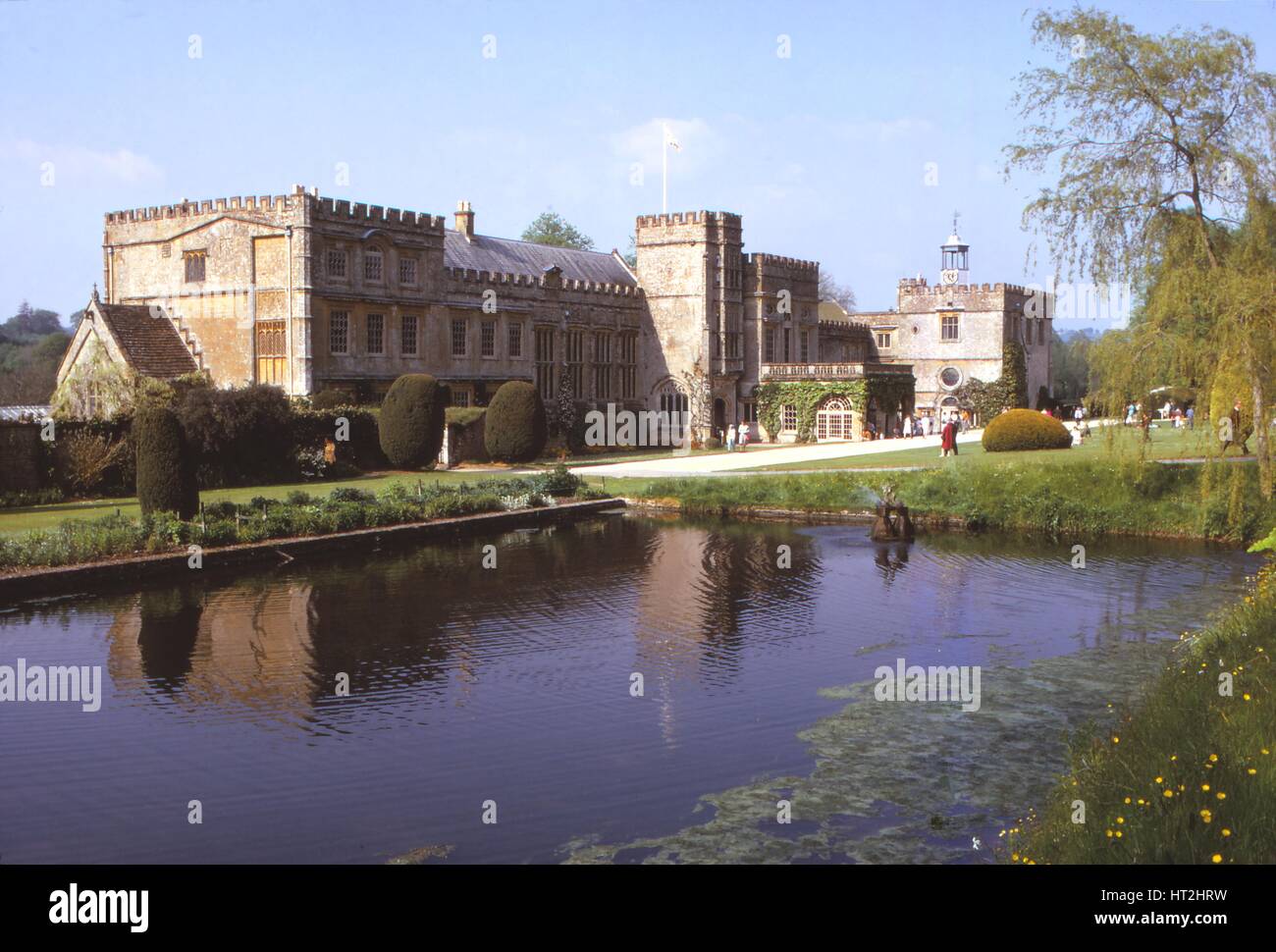 Parte anteriore del sud di Forde Abbey, Dorset dalla lunga vasca, xx secolo. Artista: CM Dixon. Foto Stock