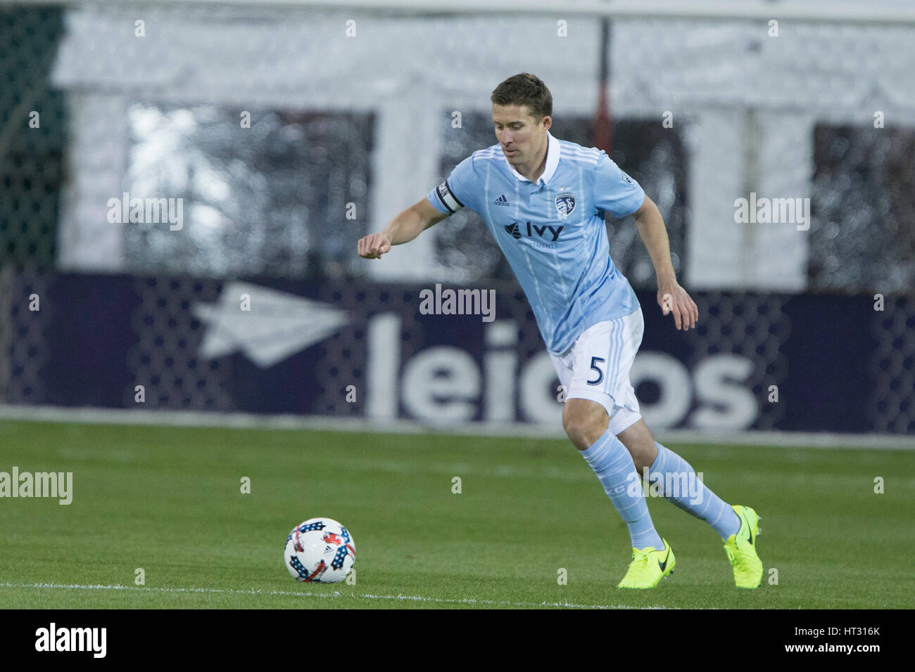 Sporting Kansas City defender Matt Besler ( 5) a RFK Stadium di Washington, D.C. sabato 4 marzo 2017. Foto Stock