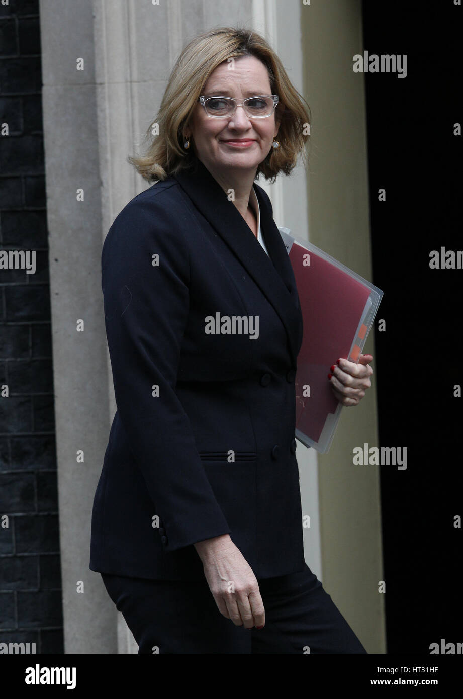 Londra, Regno Unito. 07Th mar, 2017. ambra rudd mp il segretario di Stato per il dipartimento home visto arrivare a Downing Street per una riunione. Credito: wfpa/alamy live news Foto Stock