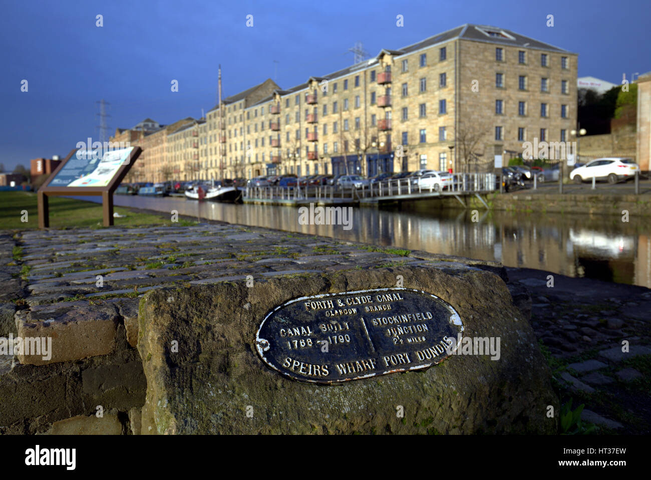 Speirs Wharf Glasgow canal e percorso del ciclo Foto Stock