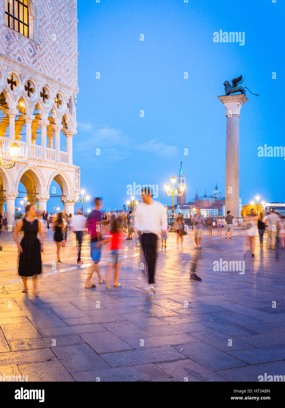 Venezia, Piazza San Marco al tramonto, Veneto, Italia Foto Stock