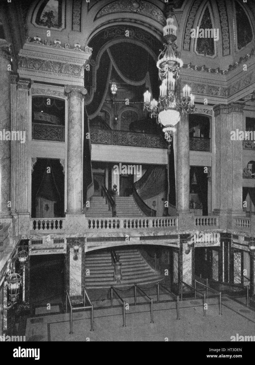 Lobby all'entrata, il teatro di Chicago, Chicago, Illinois, 1925. Artista: sconosciuto. Foto Stock