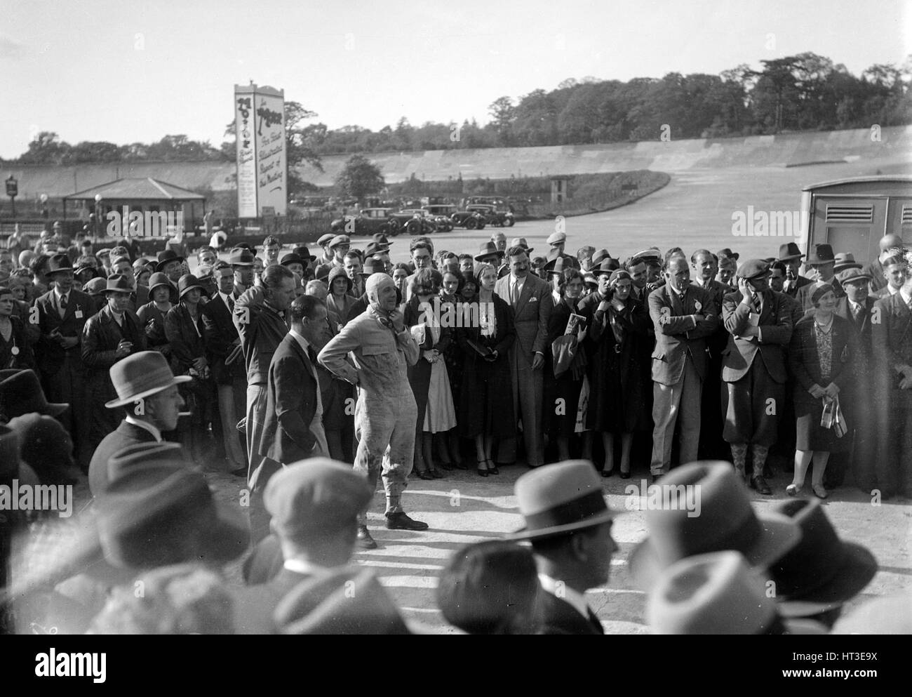 Earl Howe alla riunione di BARC, Brooklands, 25 maggio 1931. Artista: Bill Brunell. Foto Stock