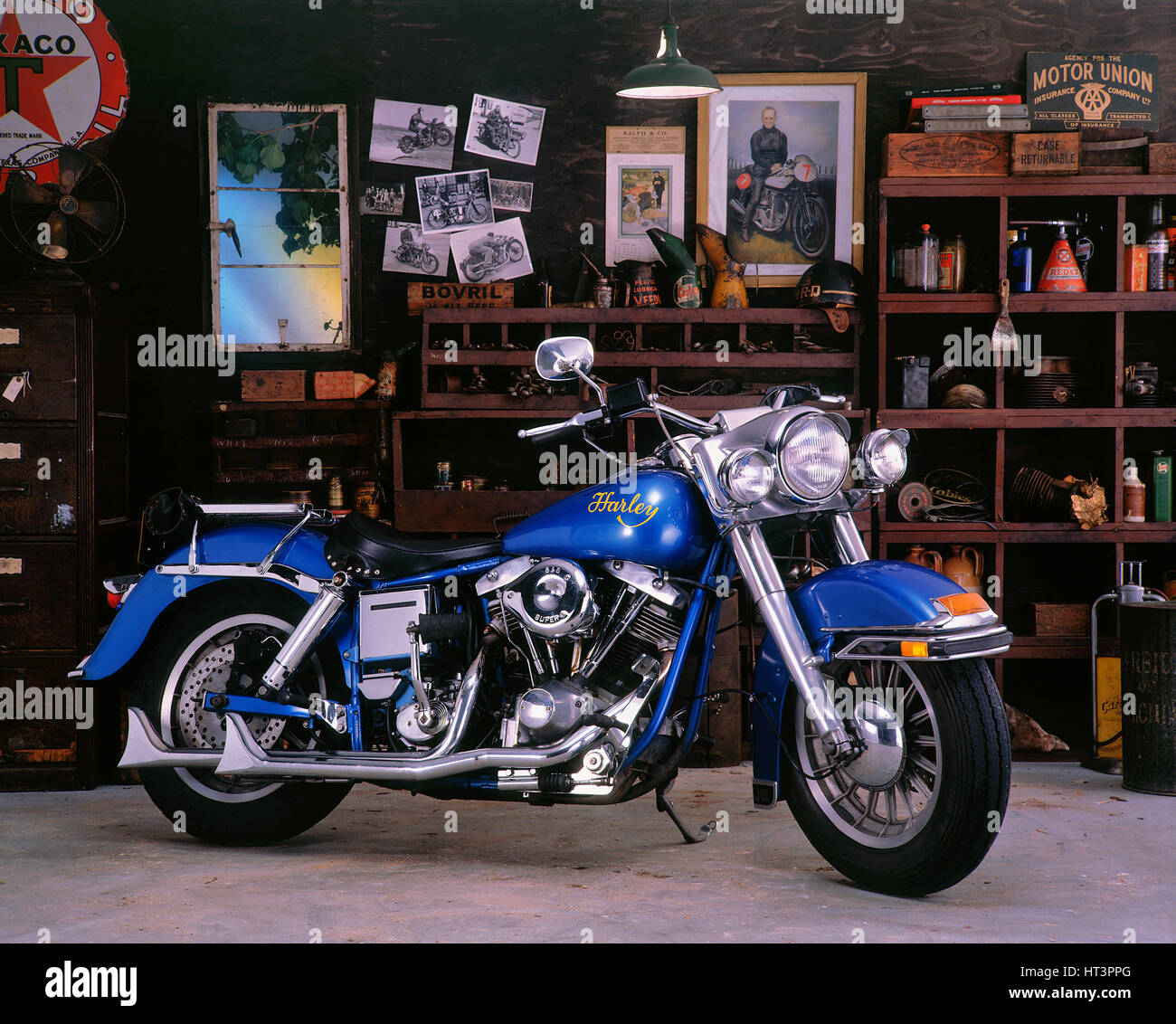 1975 Harley Davidson FLH Artista: sconosciuto. Foto Stock