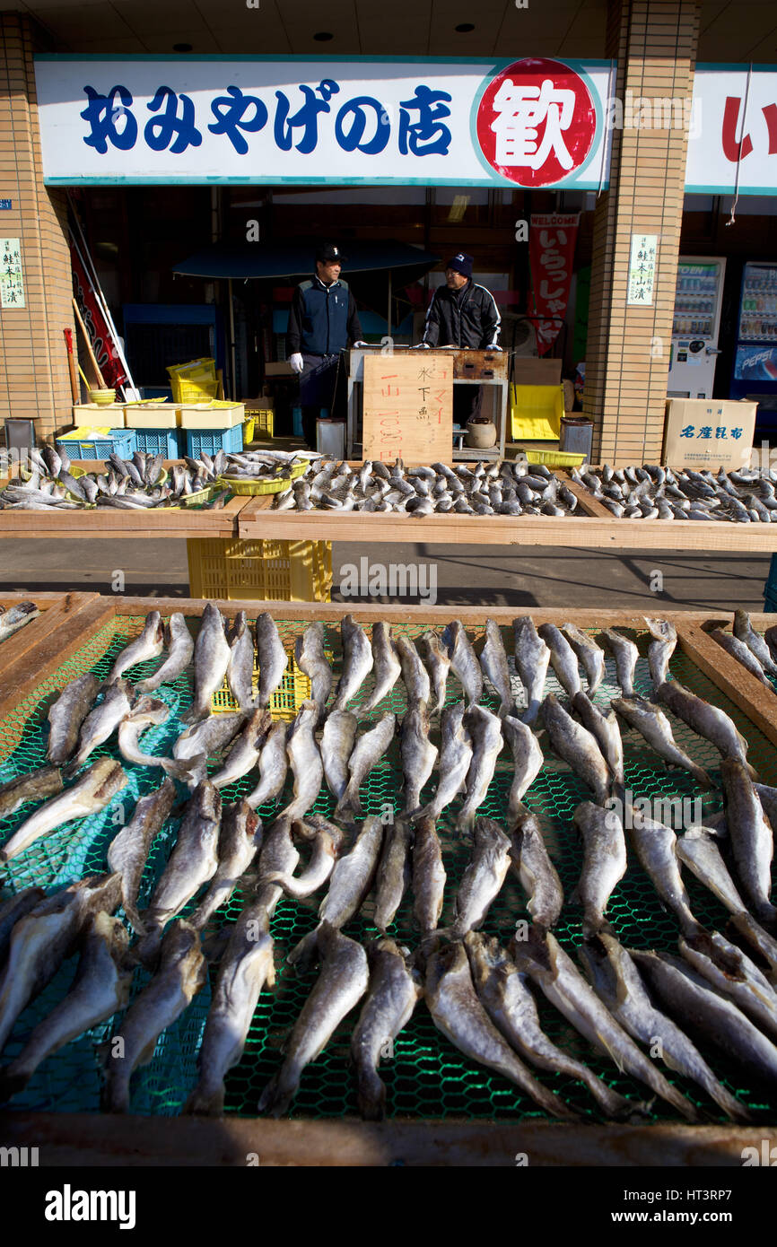 Pesci secchi per la vendita al mercato, Hokkaido, Giappone Foto Stock