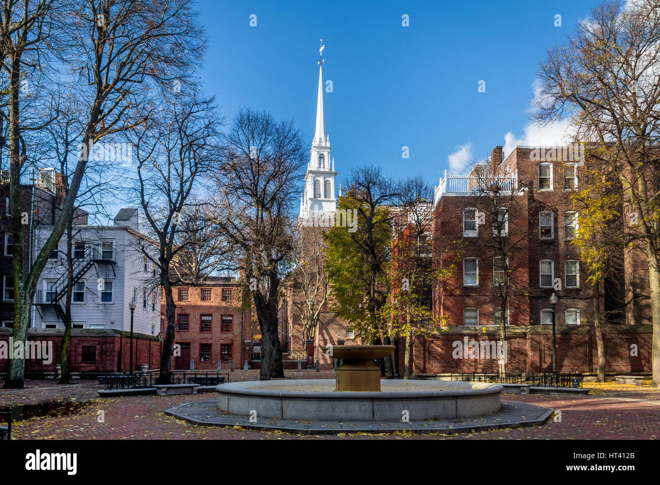 Paul Revere Mall e la vecchia chiesa del Nord - Boston, Massachusetts, STATI UNITI D'AMERICA Foto Stock