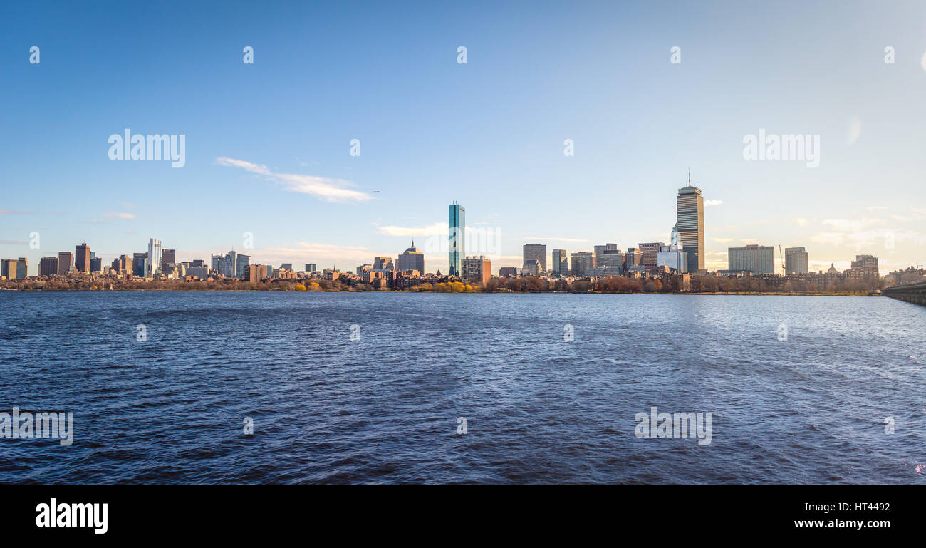 Skyline di Boston e Charles River visto da Cambridge - Massachusetts, STATI UNITI D'AMERICA Foto Stock