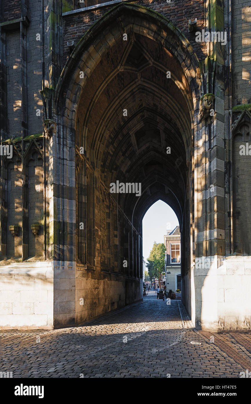 Il gate del La Torre del Duomo nel centro storico di Utrecht. Foto Stock