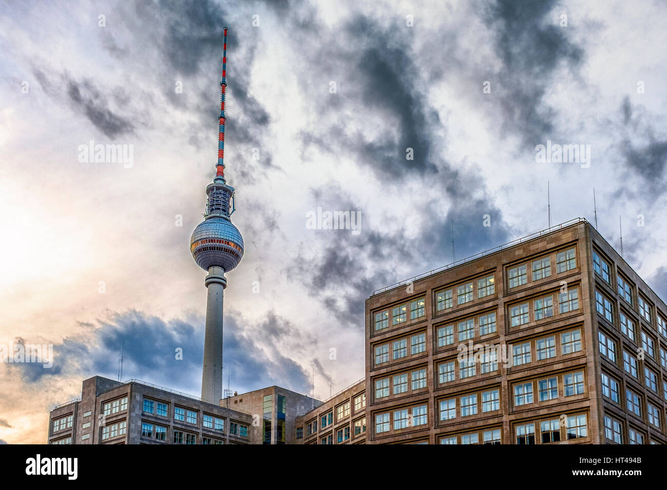 La Fernsehturm è una torre della televisione nel centro di Berlino, Germania.Alexanderplatz ,Berlin-Mitte,Germania Foto Stock