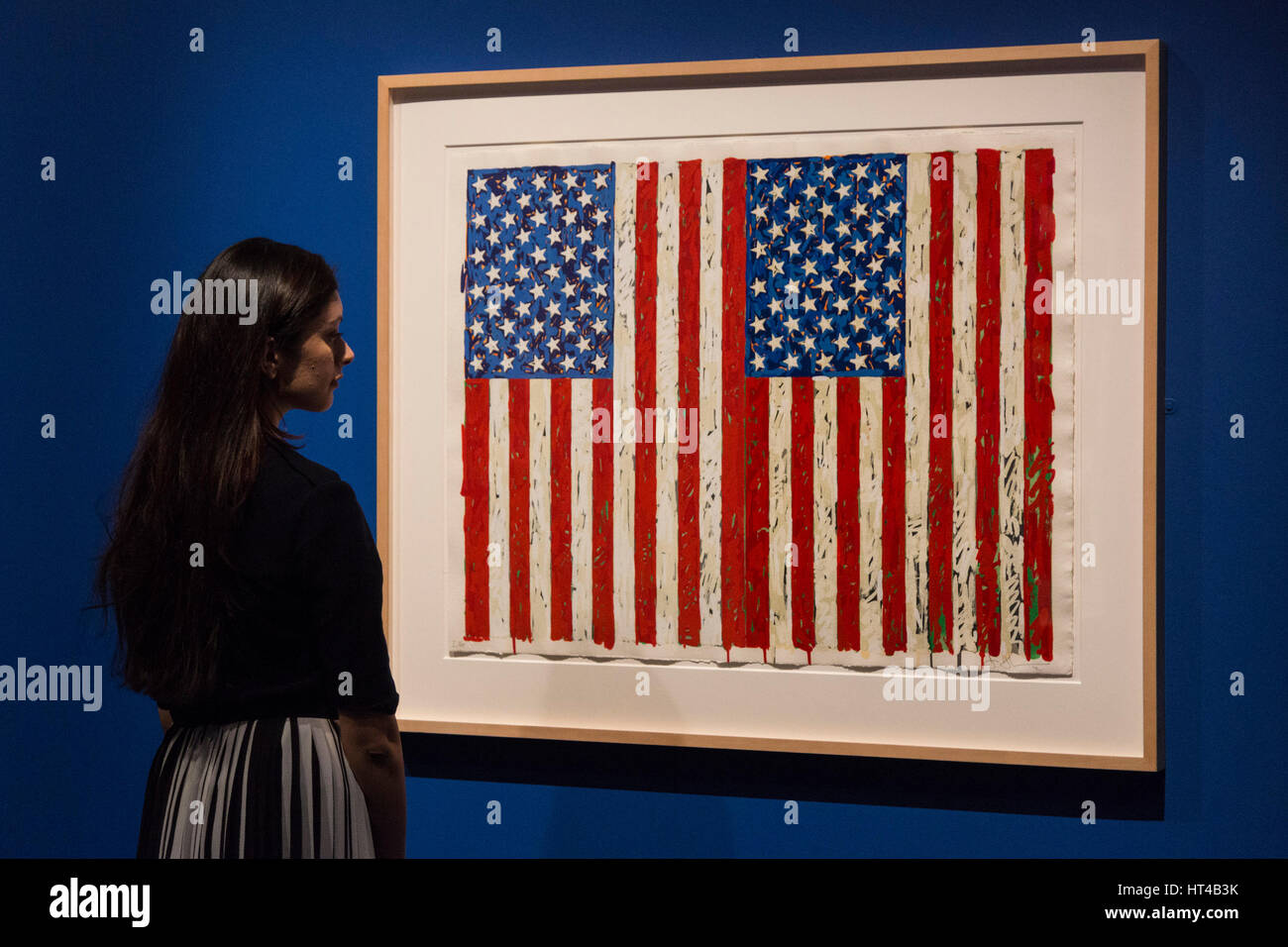 Londra, Regno Unito. 6 marzo 2017. Bandiere, 1973, da Jasper Johns. La mostra "Il sogno americano: pop la presente' apre al British Museum il 9 marzo e durerà fino al 18 giugno 2017. Il sogno americano è il primo del Regno Unito, il grande mostra al grafico moderna e contemporanea americana incisione e ha più di 200 opere di 70 artisti sul display. è sponsorizzato da Morgan Stanley e supportato dalla Terra Foundation per l'arte americana. Foto Stock