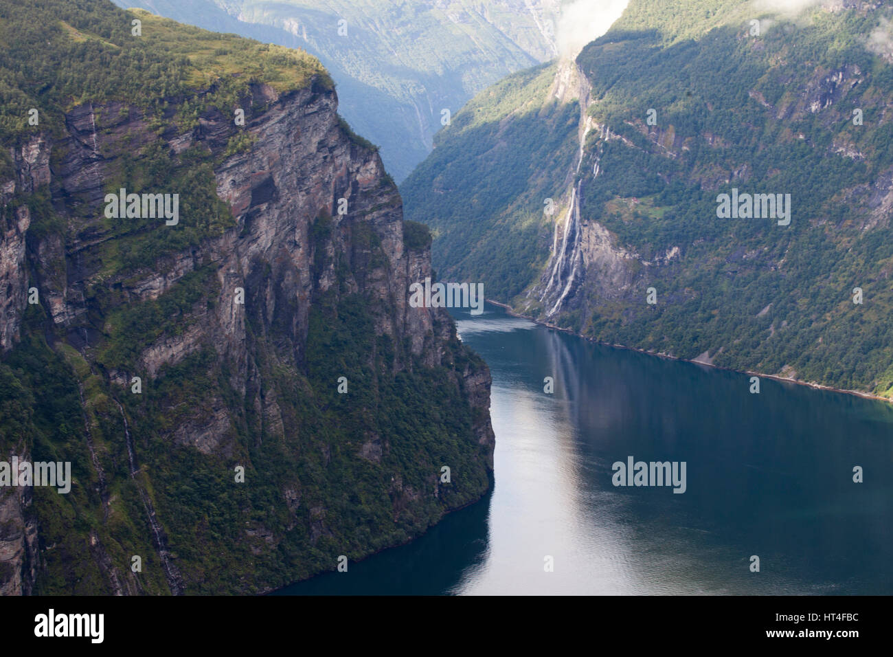 Le spettacolari zone dei fiordi in Norvegia offre attività quali escursioni, ghiacciaio passeggiate, pesca e ciclismo. Foto Stock