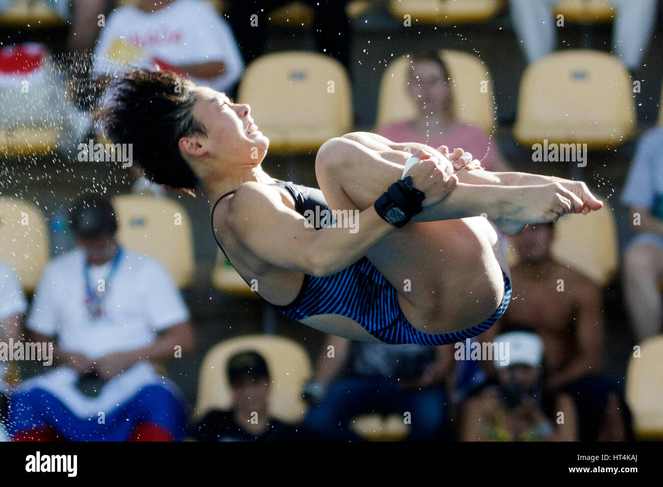 Rio de Janeiro, Brasile. 18 agosto 2016 Minami Itahashi (JPN) compete in donne piattaforma subacquea 10m a preliminare del 2016 Olimpiadi estive. © Foto Stock