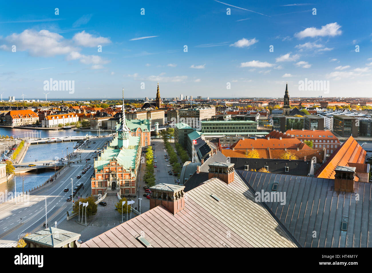 Vista sul centro di Copenhagen con il vecchio Borsen (stock exchange) nel centro, Danimarca Foto Stock