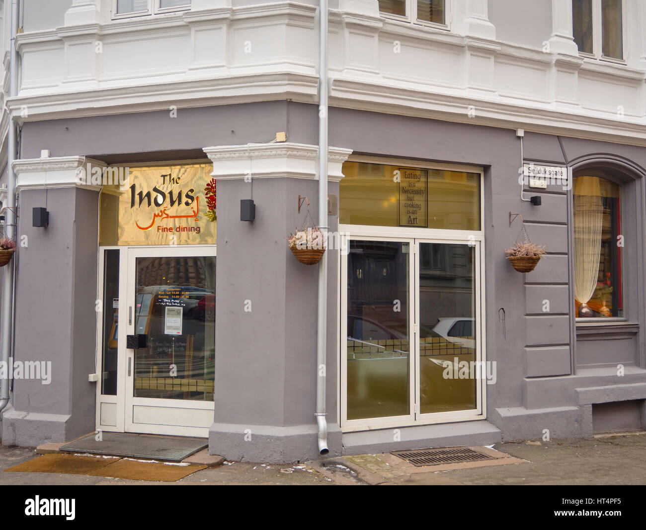 Il ristorante Indus in Grunerlokka Oslo Norvegia, un popolare quartiere residenziale nel centro cittadino che offre anche ottimi ristoranti e negozi Foto Stock