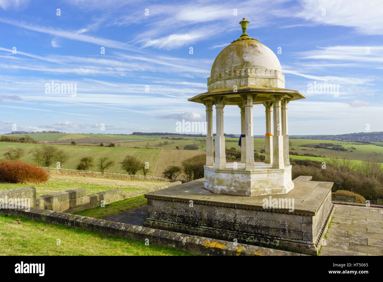 Chatri primo Monumento della Guerra Mondiale nelle Downs Sud vicino a Brighton, Sussex Est, Inghilterra, in memoria dei soldati caduti dal continente indiano. Foto Stock