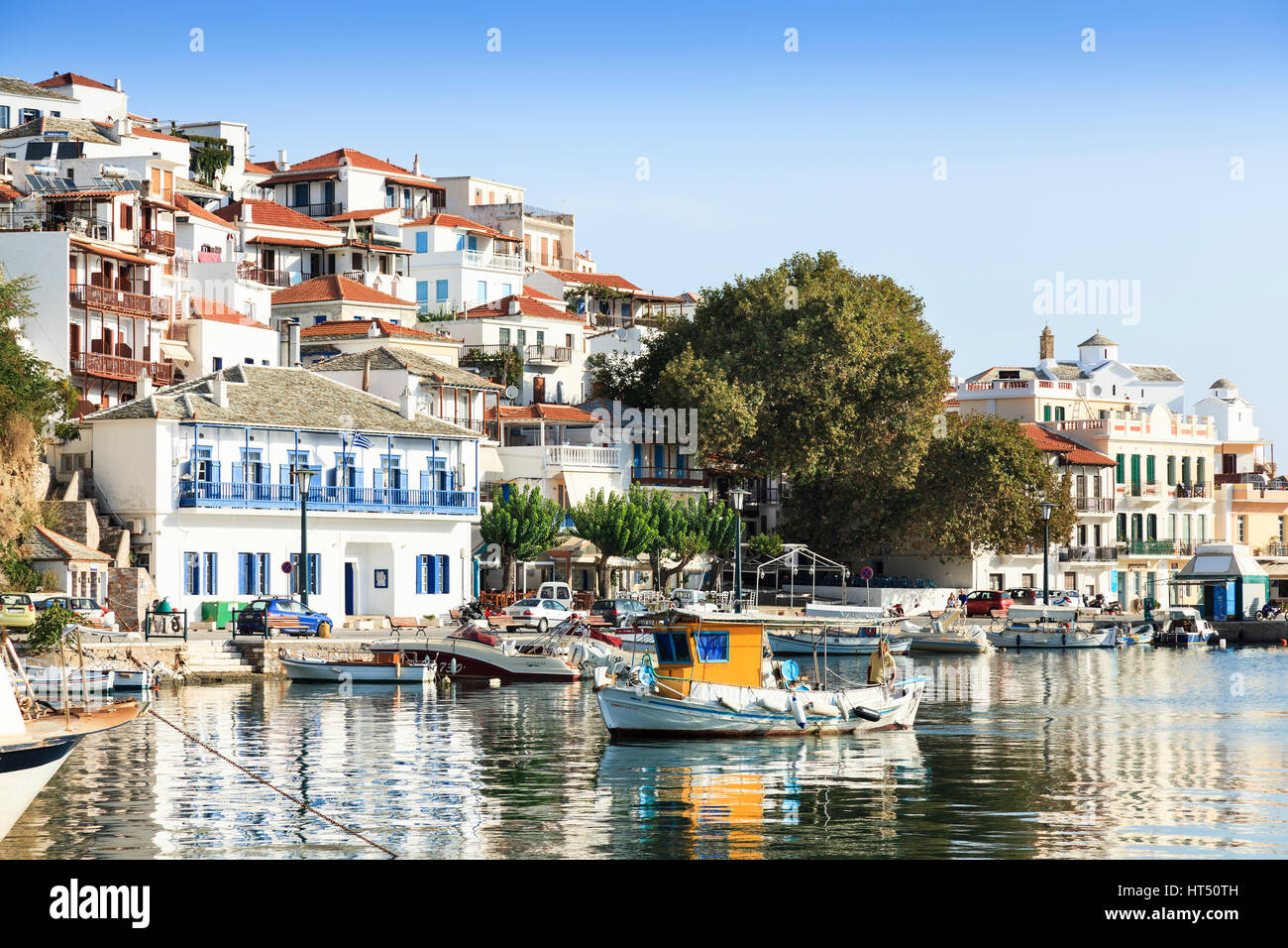 Città di Skopelos porto vecchio, Skopelos, Grecia Foto stock - Alamy