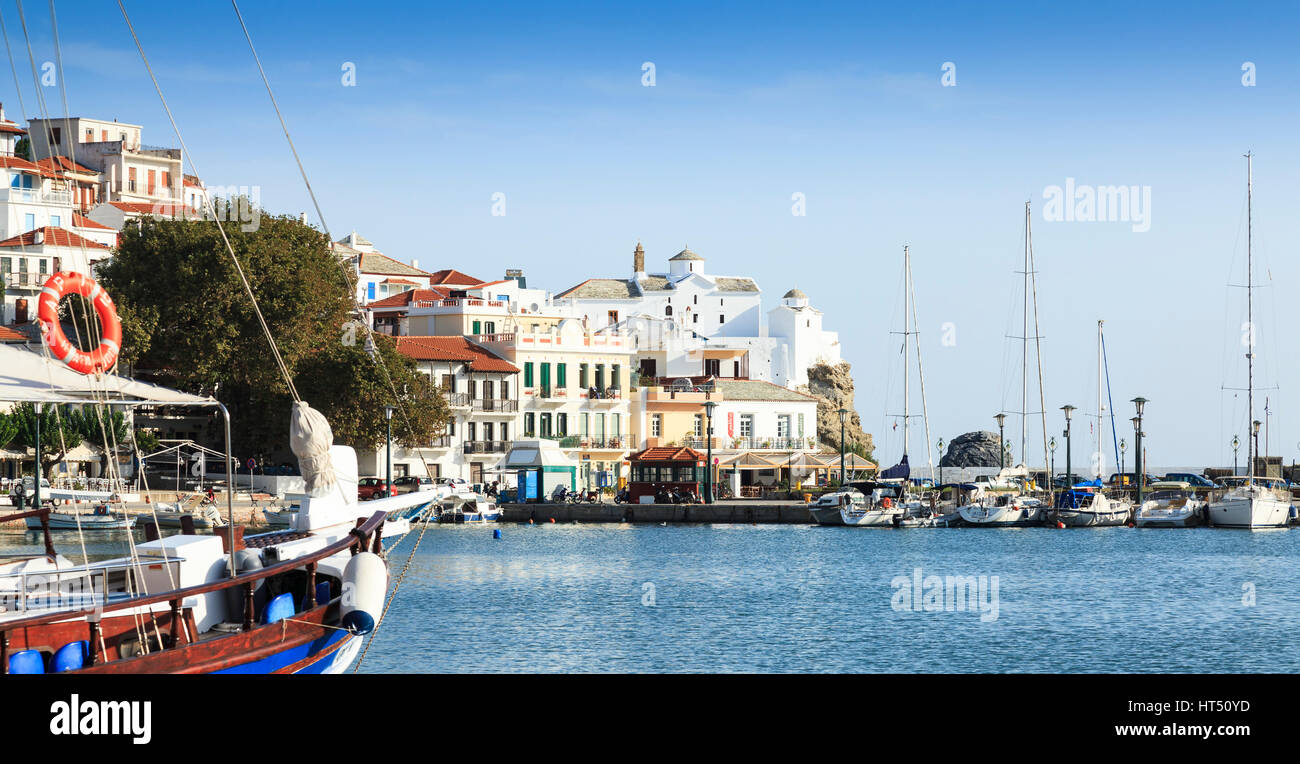 Città di Skopelos porto vecchio, Skopelos, Grecia Foto Stock