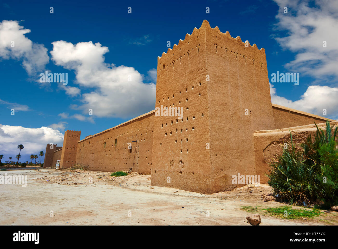 Parete esterna le fortificazioni della Alaouite Ksar Fida costruito da Moulay Ismaïl secondo dominatore del marocchino dinastia Alaouite ( regnò 1672-1727 ). R Foto Stock