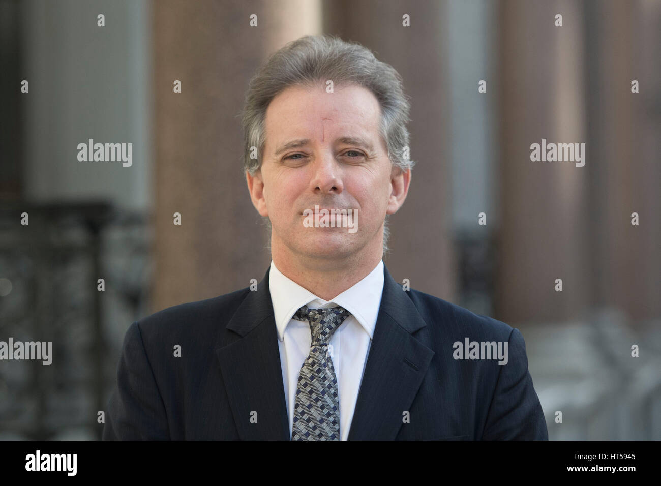Christopher Steele, ex MI6 agente che set-up Orbis Business Intelligence e compilato un dossier su Donald Trump, a Londra dove ha parlato con i media per la prima volta. Foto Stock