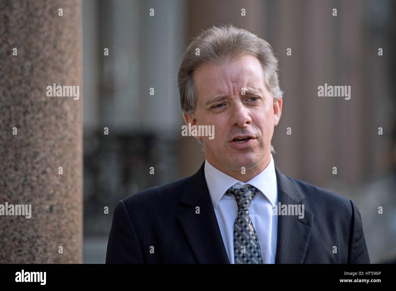 Christopher Steele, ex MI6 agente che set-up Orbis Business Intelligence e compilato un dossier su Donald Trump, a Londra dove ha parlato con i media per la prima volta. Foto Stock