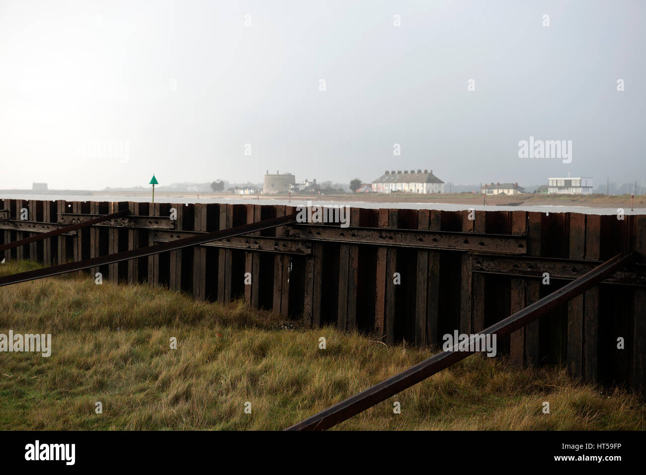 Parete di fiume Bawdsey Ferry Suffolk REGNO UNITO Foto Stock