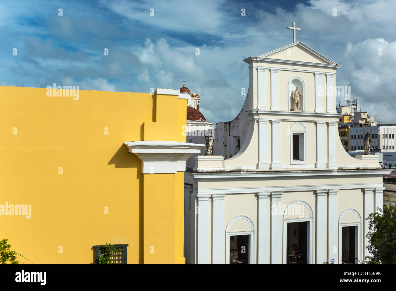 Catedral basilica de san juan bautista immagini e fotografie stock ad ...